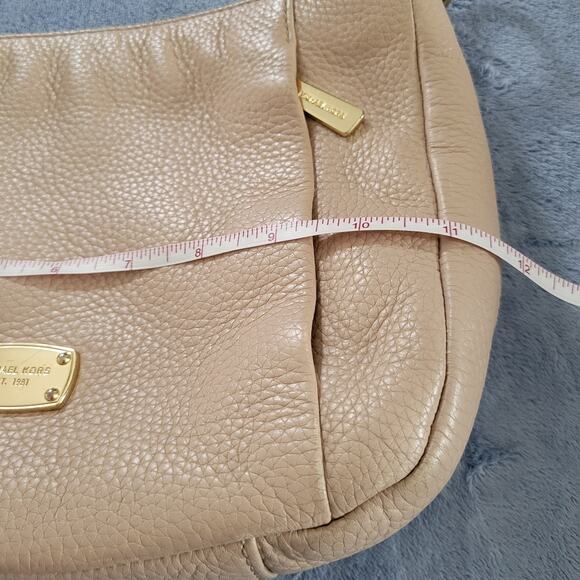 Michael Kors MK Hallie Beige Tan Gold Pebbled Leather Crossbody Purse Bag - Picture 13 of 15